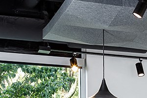 Business Center with Mac/PCs and Wireless Printing